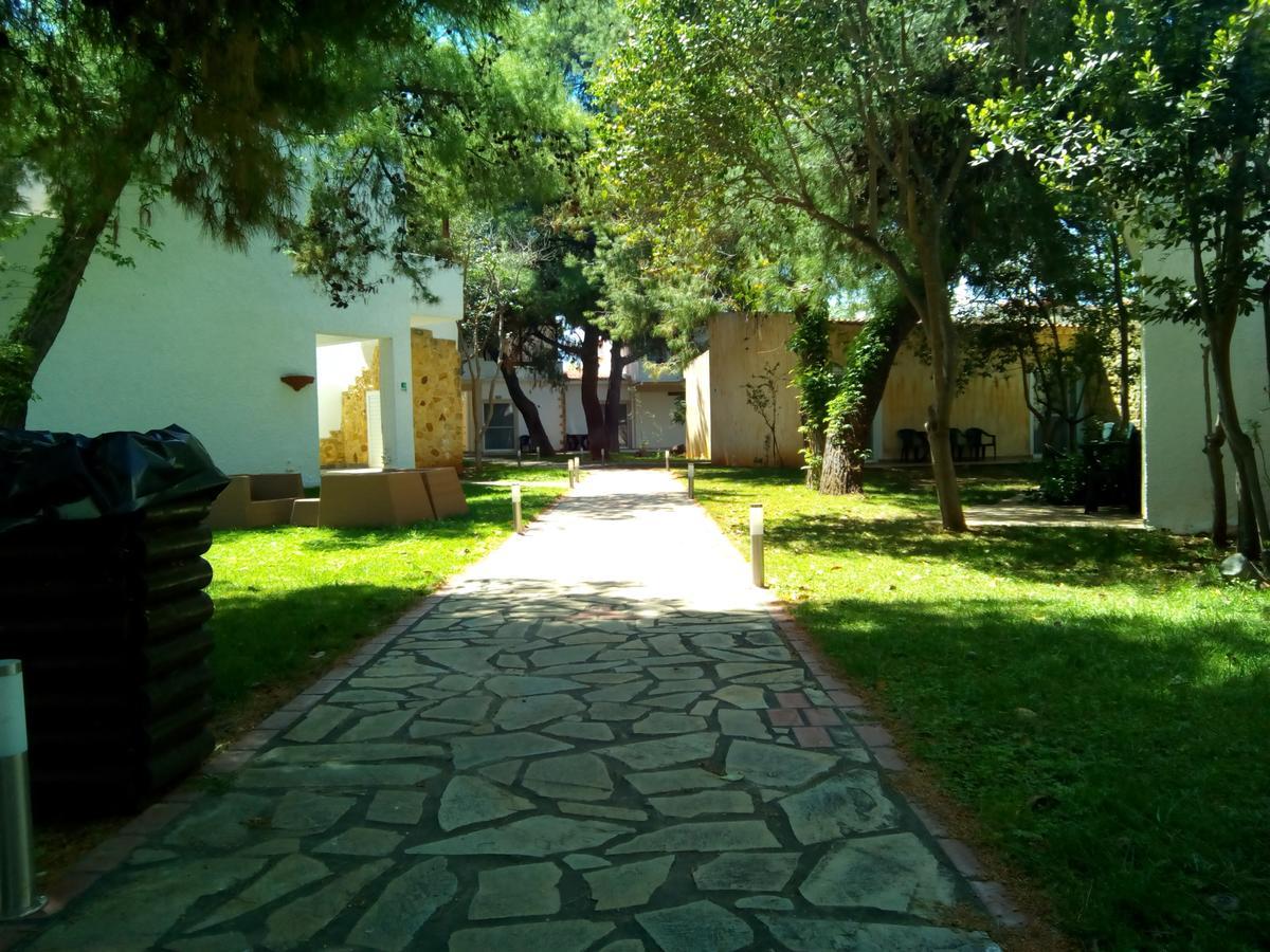 Marzi Beach And Bungalows Kokkonion Exterior photo