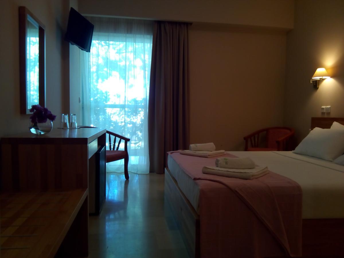 Marzi Beach And Bungalows Kokkonion Exterior photo